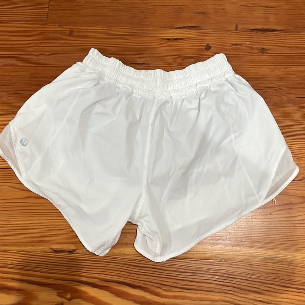 White lululemon hotty hots 4 4" - Picture 2 of 4